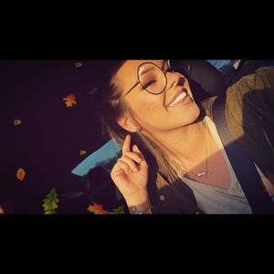 Meet your Posher, Taylor